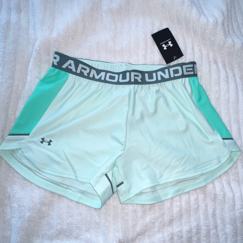 Under Armour women shorts